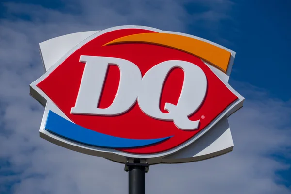 Firma y logotipo del restaurante Dairy Queen — Foto de Stock