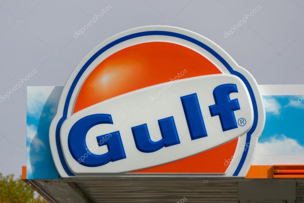 STILLWATER, MN/USA - OCTOBER 6, 2016: Gulf Oil exterior sign and logo. Gulf Oil Corporation (GOC) ceased to exist as an independent company in 1985, when it merged with Standard Oil of California.