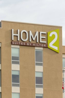 Home2 Suites by Hilton dış ve logosu