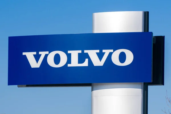 Rivenditore e firma Volvo Automobile — Foto Stock