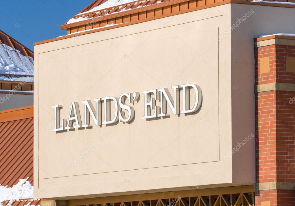 MINNEAPOLIS, MN/USA - JANUARY 14, 2017: Land's End retail store exterior and trademark. Lands' End is an American clothing retailer that specializes in casual clothing, luggage, and home furnishings.