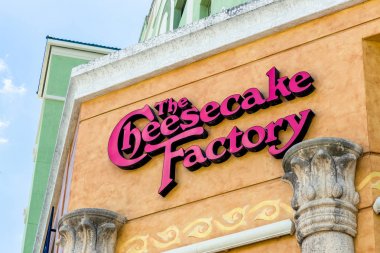 Cheesecake Factory dış ve logosu