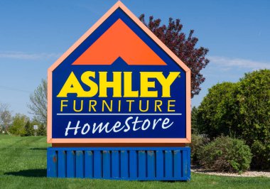 Ashley mobilya mağazası dış cephe ve işareti