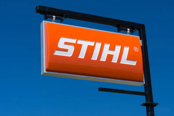 Stihl Autohaus Schild und Logo — Stockfoto