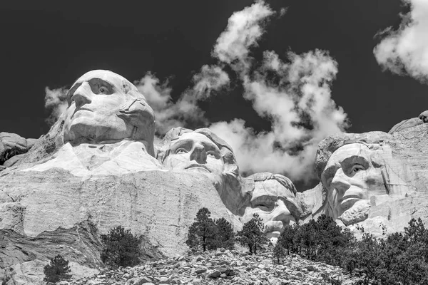 Національна горі Рашмор Меморіал у чорно-білому — стокове фото