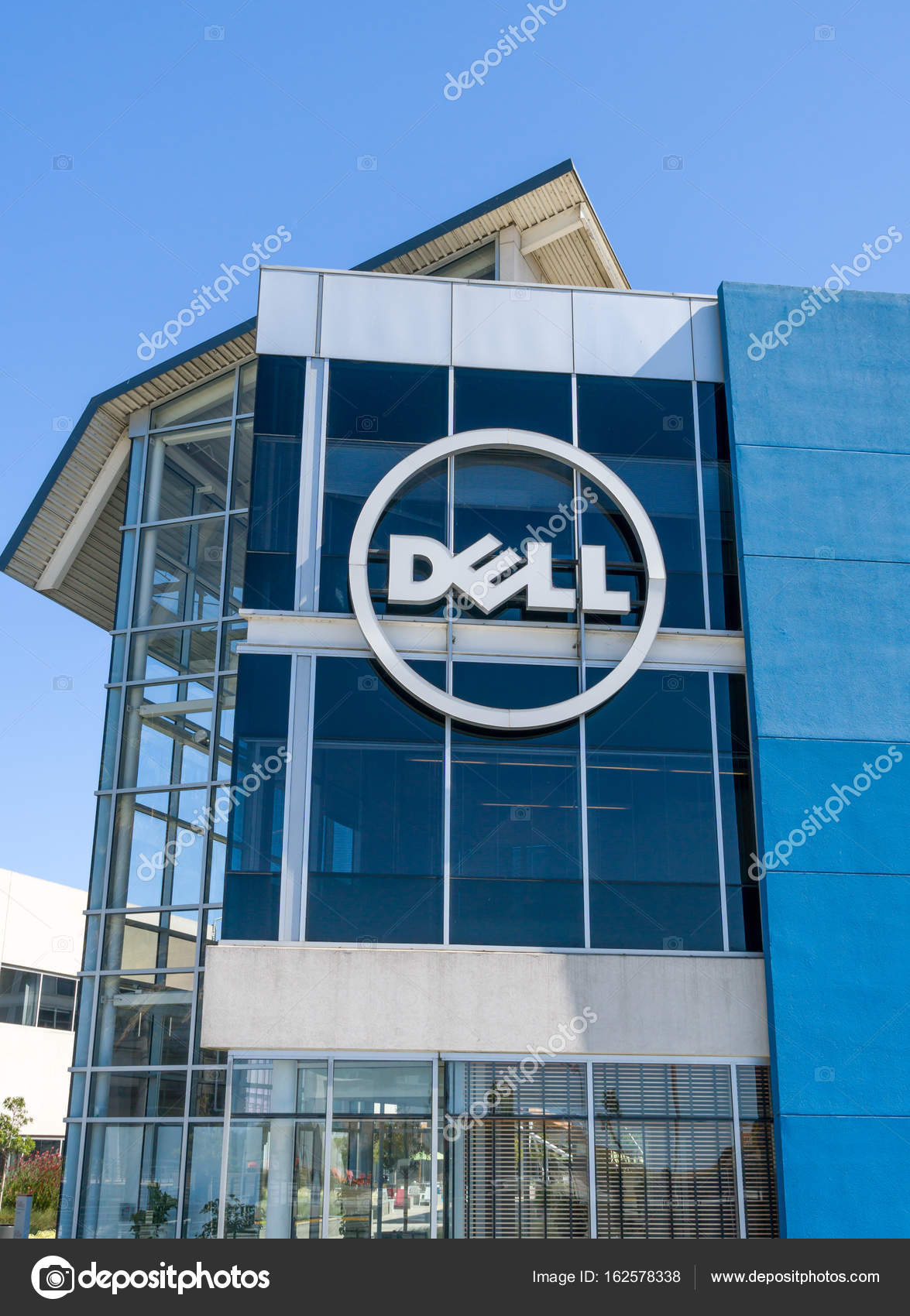 Dell Computer Coporate Facility and Logo – Stock Editorial Photo © wolterke  #162578338