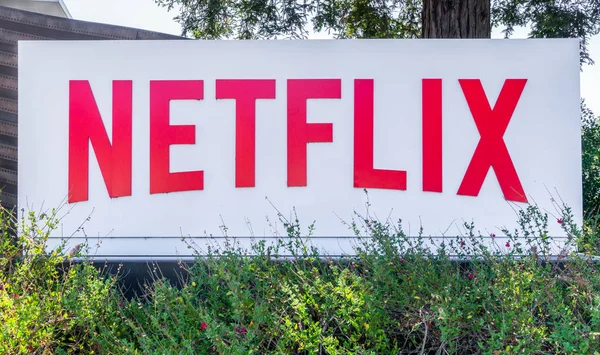 Netflix Corporate Headquarters and Logo — Stock Photo, Image