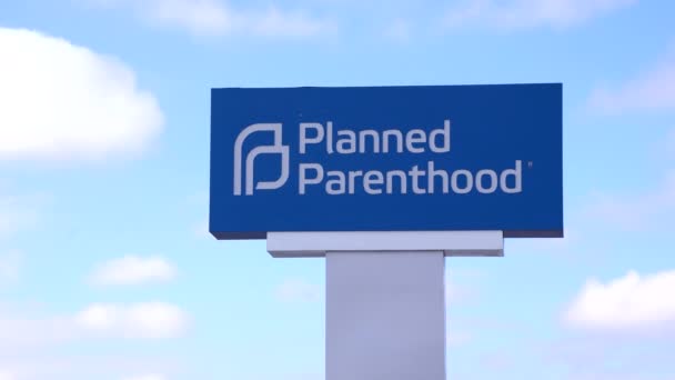 Planned Parenthood klinik — Stockvideo