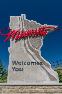 Minnesota karayolunda giriş işareti