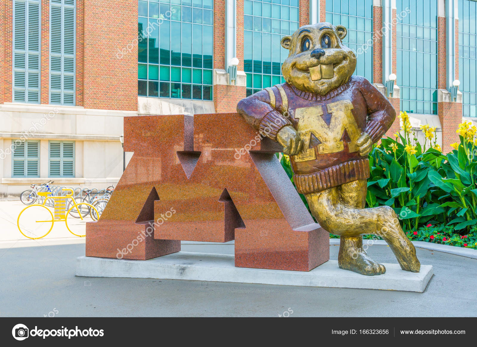 Goldy Gopher Mascot at the University of Minnesota Stock Illustration ...