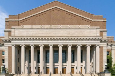 Minnesot Üniversitesi kampüsünde Northtrop Auditorium