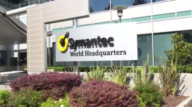 Mountain View, Ca/Amerika Birleşik Devletleri - 30 Temmuz 2017: Symantec Kurumsal Merkez ve logosu. Bir Amerikan Fortune 500 yazılım ve hizmetleri şirketi Symantec olduğunu.