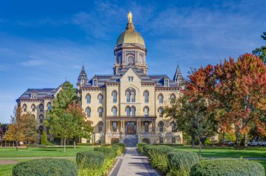 Ana Yönetim Binası, Notre Dame kampüsünde