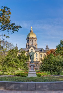 Ana Yönetim Binası, Notre Dame kampüsünde