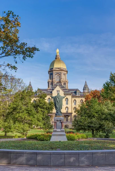 Edificio amministrativo principale sul Campus di Notre Dame — Foto Stock