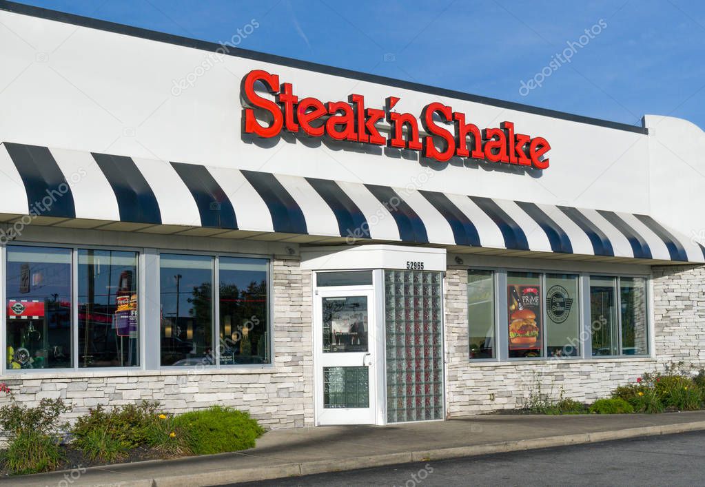 SOUTH BEND, IN/USA - OCTOBER 19, 2017: Steak 'n Shake resturaunt exterior and logo. Steak 'n Shake is an American casual restaurant chain located in the United States.