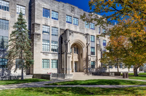 College Science gebouw en Jordan Hall — Stockfoto