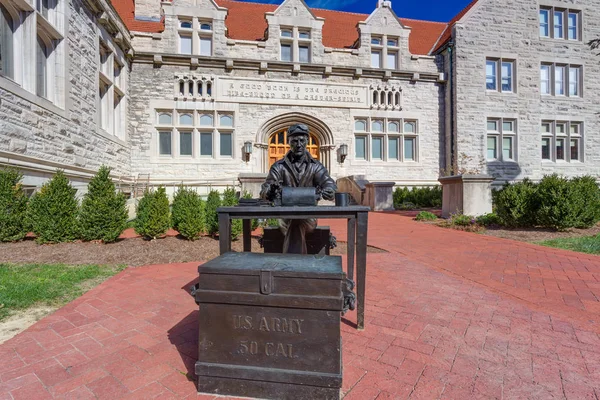 Ernie Pyle Scultura e Franklin Hall — Foto Stock