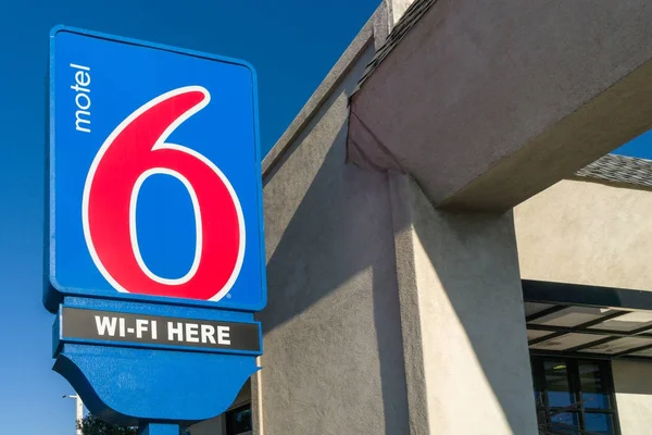 Motel 6 işareti ve Logo — Stok fotoğraf