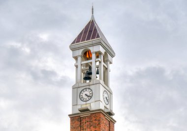 Purdue çan kulesi, Purdue Üniversitesi kampüsünde