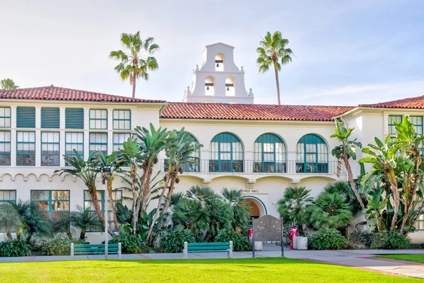 Sala Hepner en el Campus de la Universidad Estatal de San Diego — Foto de Stock