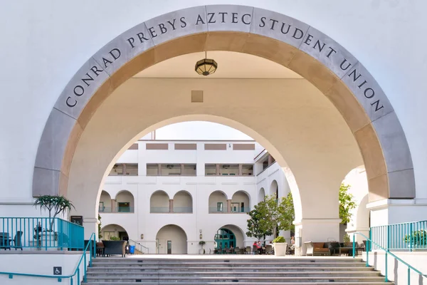 Conrad Prebyz Astec Student Union op de Campus van San Diego Sta — Stockfoto