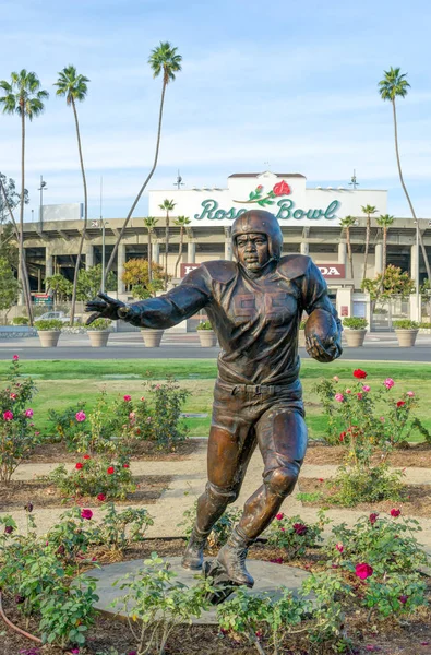 Jackie Robinson Memorial Statue at Rose Bowl — Stock Photo, Image