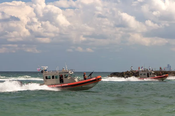 Armed United States Coast Guard Vessels — Stock Photo, Image