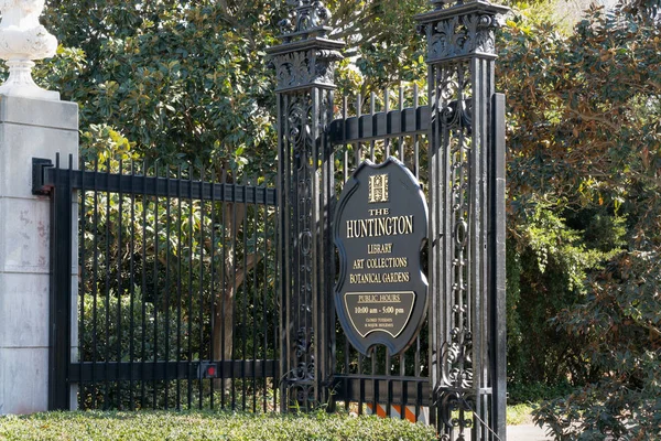 Huntington Library Entrance and Logo — Stock Photo, Image