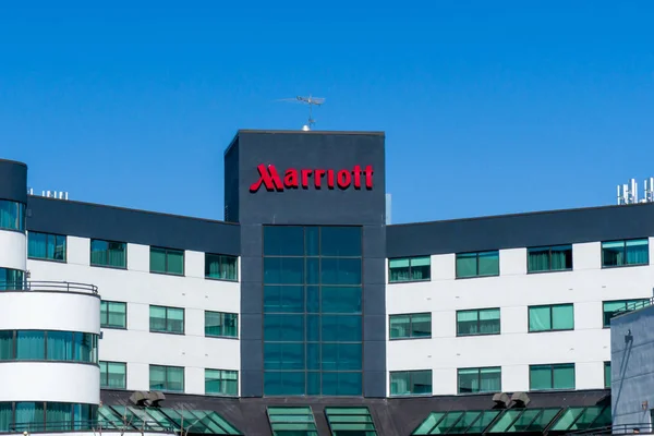 Courtyard by Marriot Exterior Sign and Logo — Stock Photo, Image