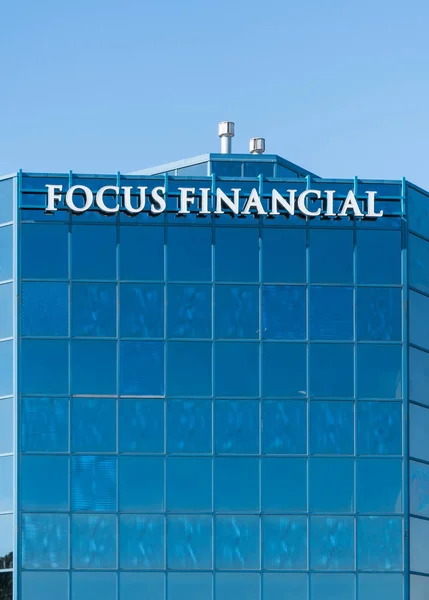 Fokus Financial Corporation exteriör och logotyp — Stockfoto