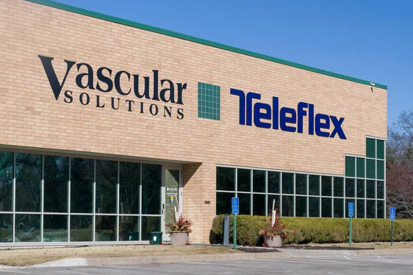 Teleflex y Soluciones Vasculares Edificio Corporativo y Logos — Foto de Stock