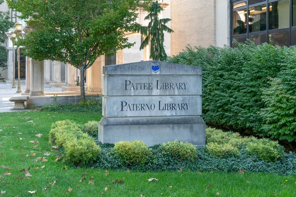 Biblioteka Pattee i Biblioteka Paterno Uniwersytetu Stanowego Penn — Zdjęcie stockowe
