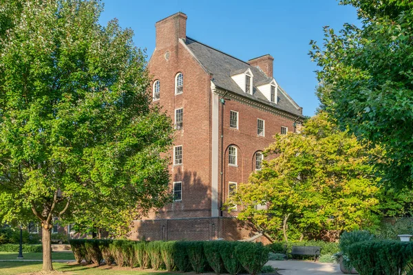 Watts Hall aan Penn State University — Stockfoto