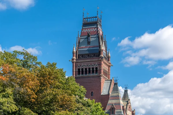 Memorial Hall und Sanders Theatre an der Harvard University — Stockfoto