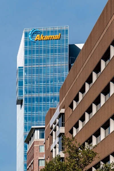 Akamai Technologies Sede e Logotipo de Marca Registrada — Fotografia de Stock