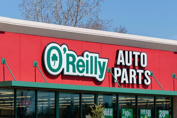 Northfield Usa Abril 2020 Reilly Auto Parts Logo Exterior Marca — Foto de Stock