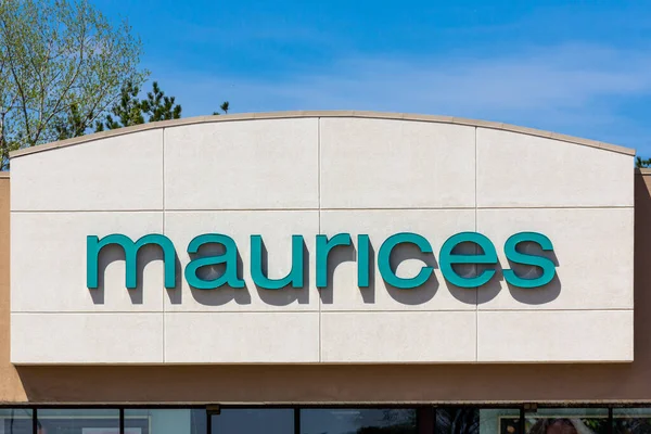 Red Wing Usa May 2020 Maurices Retail Clothing Store Exterior — Stock Photo, Image