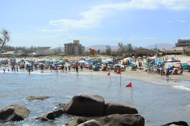 Plajda bir yaz öğleden sonra