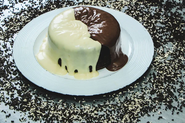 Delicious Volcano Style Chocolate Cake — Stock Photo, Image