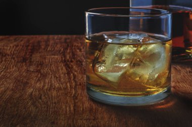 Rahatlamak için bir doz viskiden daha iyi bir şey yoktur.