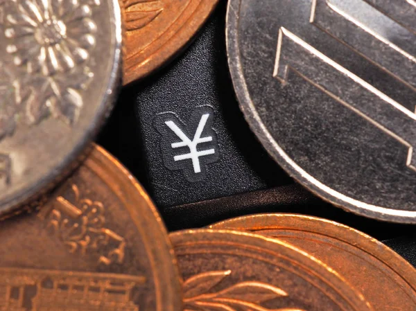 Symbol Yen Japanese Money Coins Lie Black Computer Laptop Keyboard — 스톡 사진