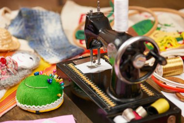 dikiş aksesuarları en iyi görünüm, terzi işyeri, birçok iğne işi için nesne nakış, el yapımı ve el sanatları