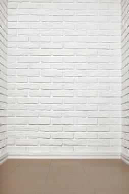 Beyaz duvara döşeli kat, arka plan fotoğraf ile