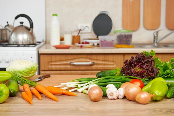 taze meyve ve sebze'mutfak iç, tabloda o