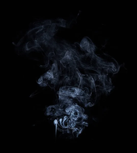 Foto de fumaça branca real em fundo preto — Fotografia de Stock