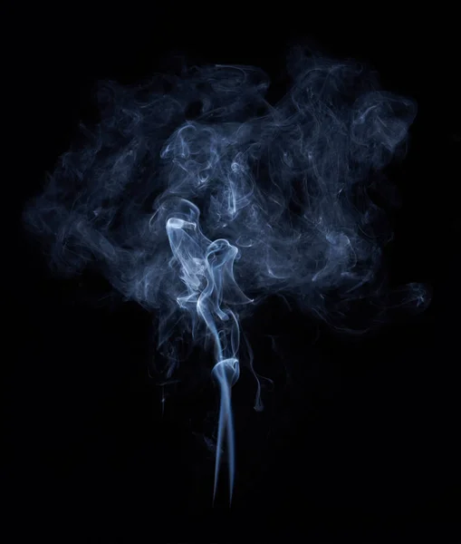 Φωτογραφία από πραγματικό λευκό καπνό σε μαύρο φόντο — Φωτογραφία Αρχείου