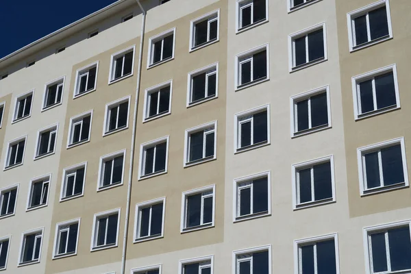 Facade New Multi Storey Building Many Windows — Stock Photo, Image