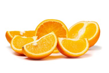 Taze kesilmiş portakal meyveli makro fotoğraf beyaz arka planda izole