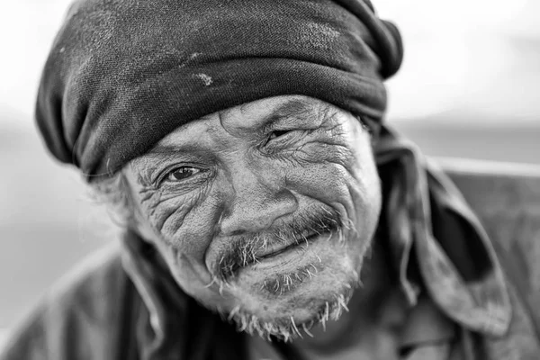 Tailandês sem-teto homem — Fotografia de Stock